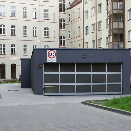 Modern Air-conditioned In Old Town